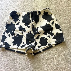 Le Lis cow print jean shorts size small
